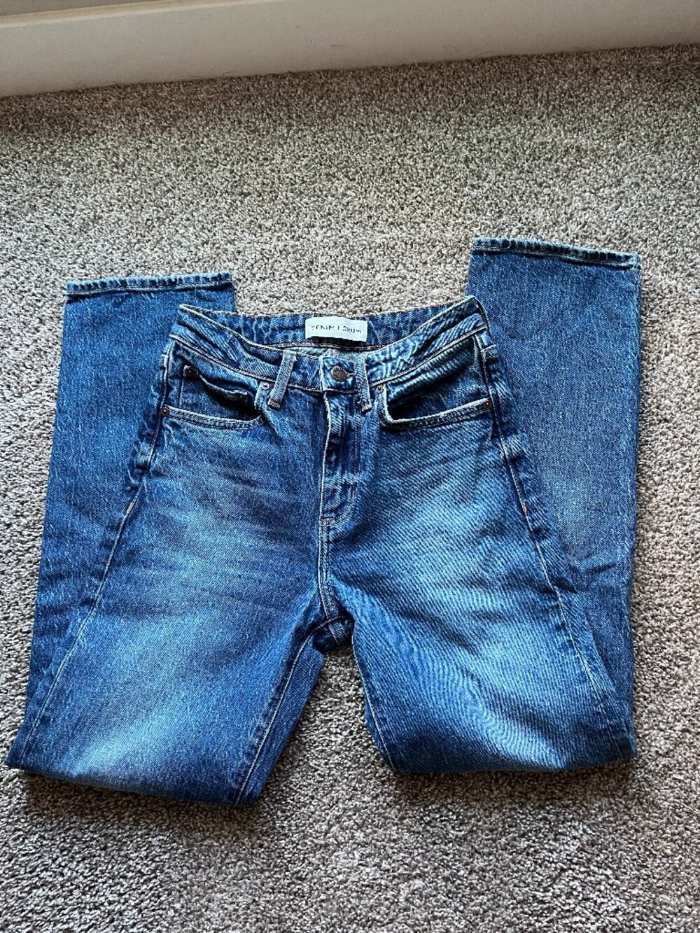 Aritzia Denim Forum Uma High-rise Straight Jeans Size 25 Vintage Dark Blue Zip
